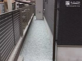 雑草対策を施した建物まわり[施工後]