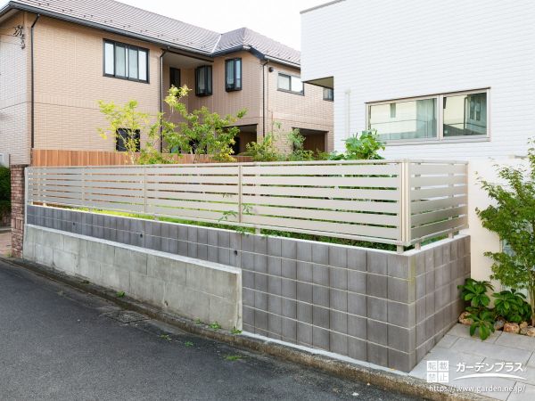 目隠しフェンス 自然石の外構施工例一覧 外構工事のガーデンプラス 目隠しフェンス 自然石の外構施工例一覧 外構工事のガーデンプラス