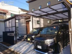 フラットな屋根がスタイリッシュなカーポート[施工後]