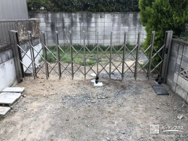 No.12669 手軽に敷地を区切ることができる伸縮式カーゲート設置工事[施工後]