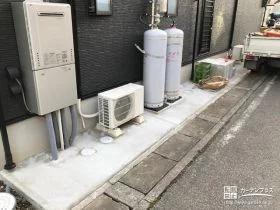 勝手口まわりを清潔に保つ犬走りの舗装[施工後]