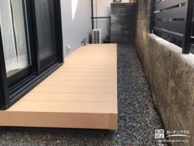 主庭にウッドデッキを設置[施工後]