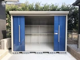 ブルーの扉が爽やかな物置[施工後]