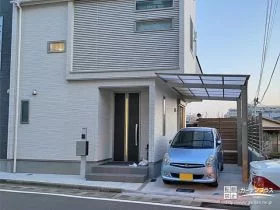 お車への乗り降りに便利なカーポート[施工後]