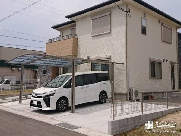 余裕ある広さの駐車スペース