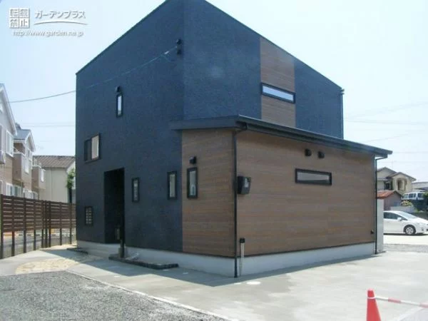 No.13140 木目調デザインで建物との一体感を演出するシンプルモダンな新築外構一式工事