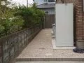 雑草を根付かせない犬走り