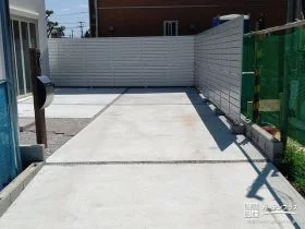 金属色やグレートーンでつくるモダンな新築外構