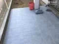 床用タイルで滑りにくく掃除もしやすいタイルデッキ