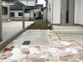パッと華やぐ乱形石のアプローチ[施工後]