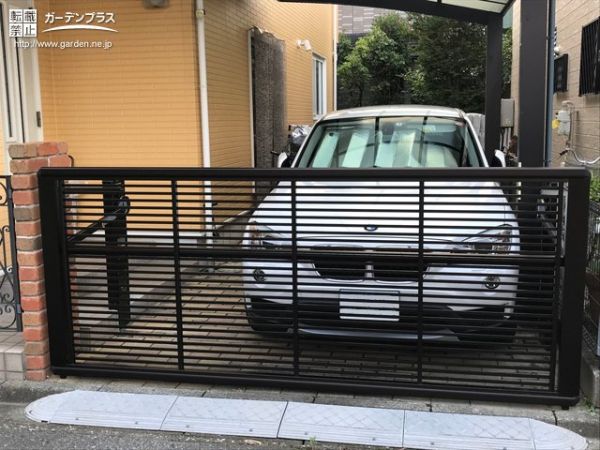 コストを抑えて設置できる跳ね上げ式カーゲート工事 (No.13314) / 駐車