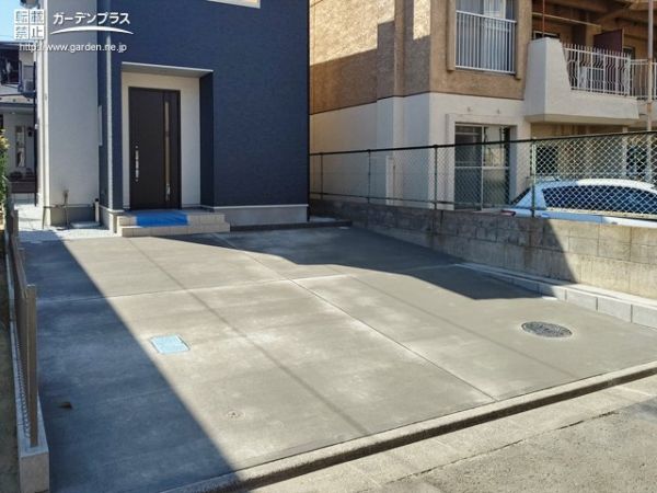 全面土間コンクリートでお車の操作性を高めた新築外構一式工事 No 新築外構一式の施工例 外構工事のガーデンプラス
