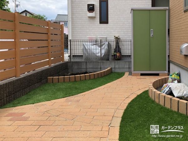 明るいレンガが彩るプライベートなお庭リフォーム工事 No 花壇 菜園 芝生の施工例 外構工事のガーデンプラス