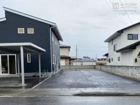 透水性もあるアスファルトを使った駐車スペース舗装工事