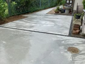既存物にも配慮して打設した土間コンクリート[施工後]