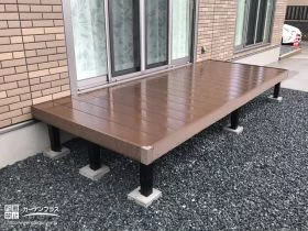 お庭と室内をつなぐウッドデッキ[施工後]