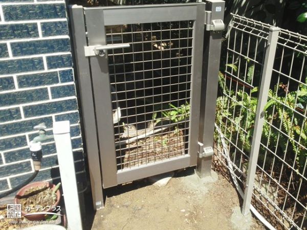 外構施工例一覧 フェンス 犬走り 50万円まで 外構工事のガーデンプラス