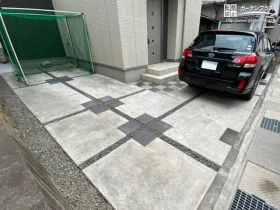 駐車スペースの目地まで舗装[施工後]