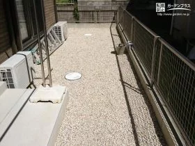 雑草対策をした主庭や犬走り[施工後]