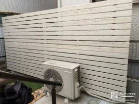 上品なホワイトカラーの目隠しフェンス[施工後]