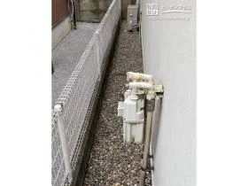 細い犬走りを雑草対策[施工後]