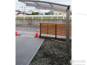 自転車を雨や紫外線から守るサイクルポート