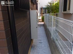 目の行き届きにくい犬走りの雑草対策[施工後]