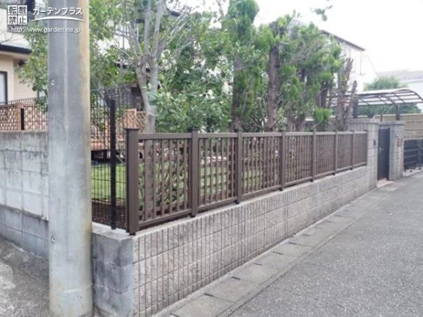 No.14399 お庭の雰囲気を変えずに耐久性をアップさせる境界フェンス設置工事