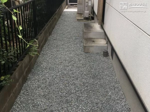 雑草対策をした建物まわり