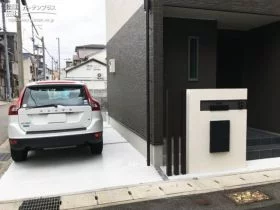 角地の利点を生かした駐車スペース[施工後]