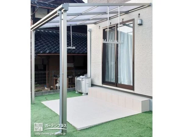No.14570 洗濯物が干しやすく高級感のある見た目でお庭も華やぐタイルテラス設置工事[施工後]