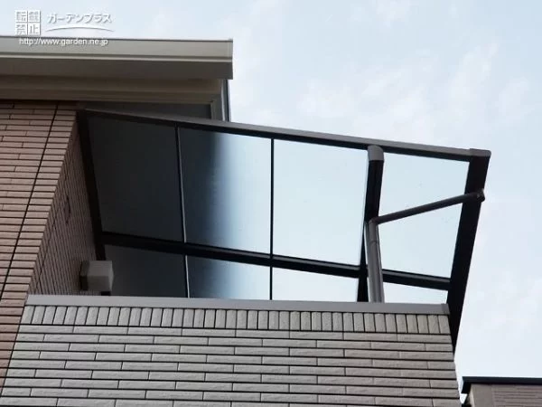 No.14655 2階のお部屋の快適性を高めるバルコニー屋根設置工事[施工後]