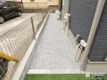 砂利敷きの犬走り