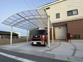 アプローチもフラットにして予備駐車スペースに[施工後]