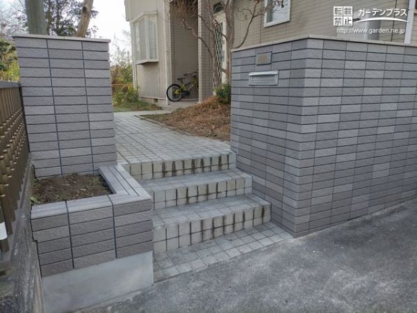 外構施工例一覧 タイル 塀 50万円まで 外構工事のガーデンプラス