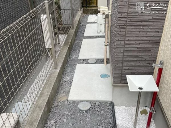 No.15057 犬走りを歩きやすくするコンクリート舗装工事[施工後]