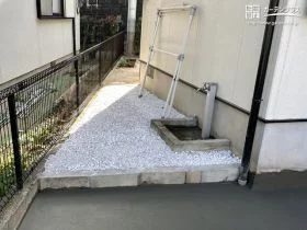 雑草対策をした犬走り[施工後]