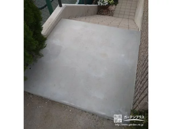 コンクリートで凹凸なく補修したアプローチ階段舗装工事