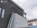 雨から洗濯物をガードするバルコニー屋根