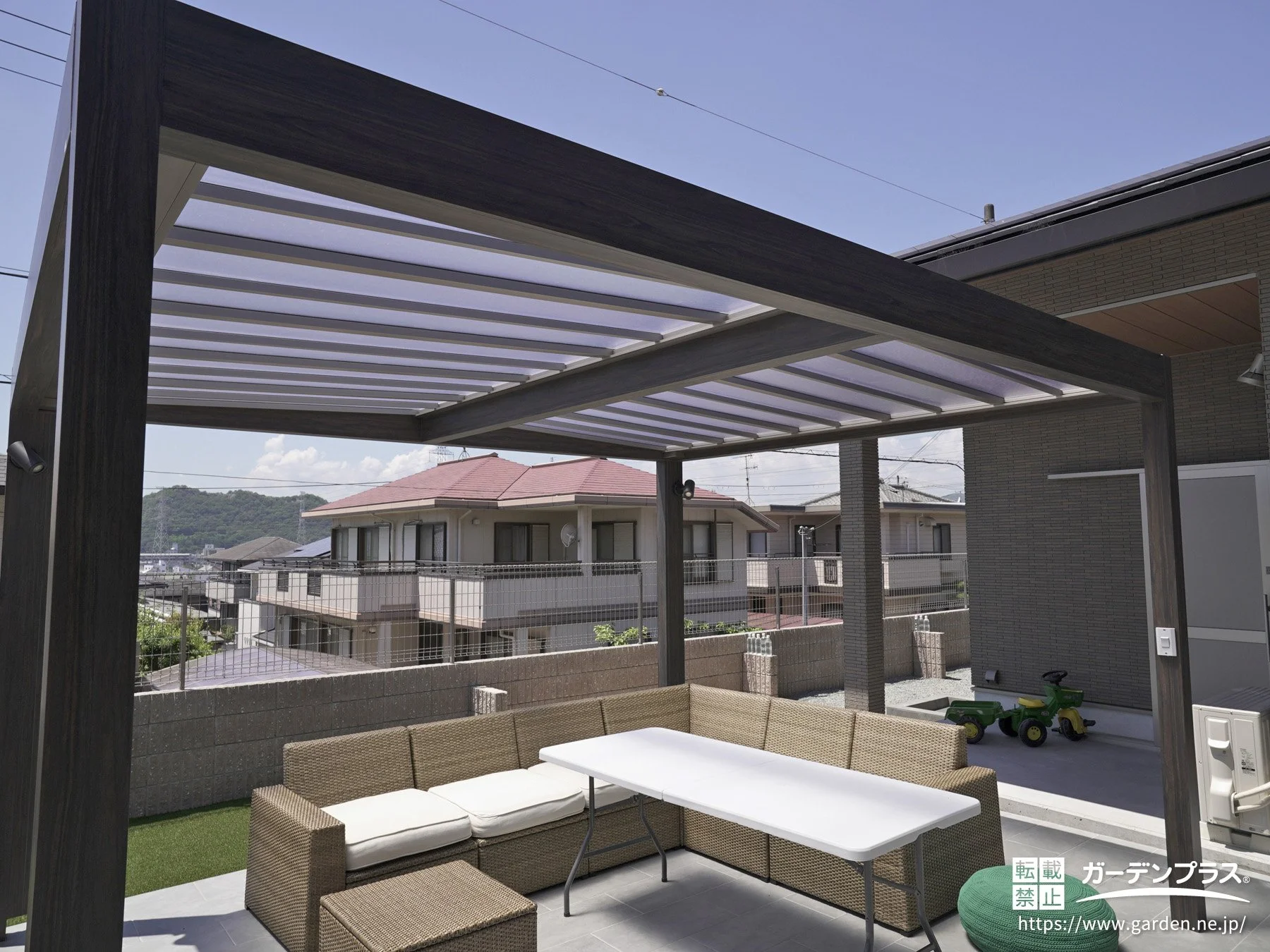 ラグジュアリーなリゾートテイストを取り入れたガーデンリフォーム (No