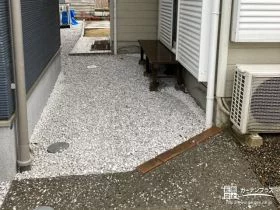 雑草対策をした建物まわり[施工後]