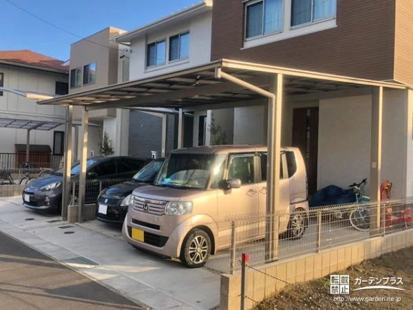 雨に濡れずに建物と行き来できるカーポート