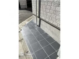 花壇を撤去してタイル貼り[施工後]
