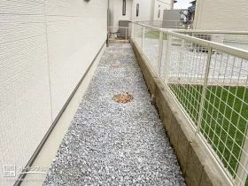景観を整えるとともに雑草・防犯対策にもなる犬走りの施工[施工後]