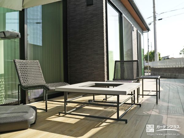 木目調タイルデッキでアウトドアリビングを楽しむガーデンリフォーム No テラスまわりの施工例 外構工事のガーデンプラス