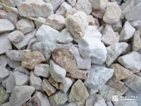 立水栓の水受け化粧砂利