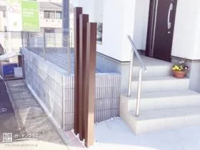３本の木製角柱でおしゃれな空間を演出[施工後]