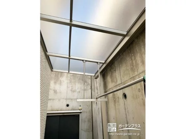 No.15809 穏やかに光を透過するテラス屋根設置工事[施工後]