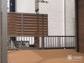 お隣のプライバシーにも配慮した目隠しフェンス設置[施工後]