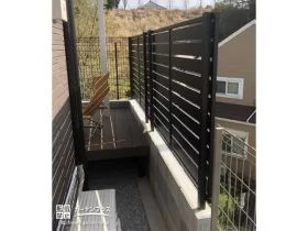 プライベート性を高める目隠しフェンス[施工後]